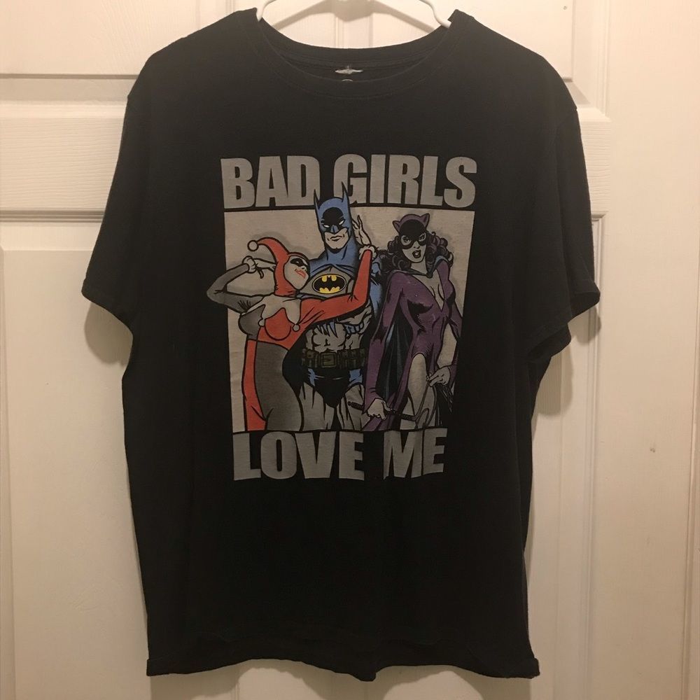 Mens DC t shirt size L. In black color